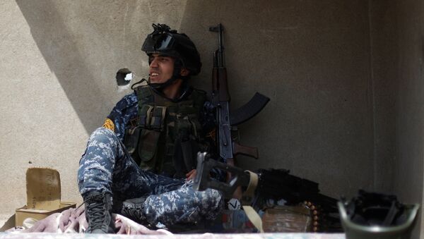 Musul'da IŞİD ile savaşan Irak federal polisi - Sputnik Türkiye