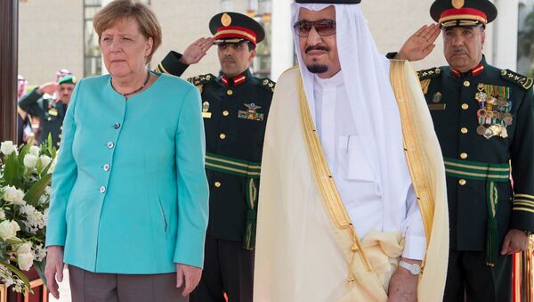 Suudi Arabistan Kralı Selman bin Abdülaziz El Suud ve Almanya Başbakanı Angela Merkel - Sputnik Türkiye