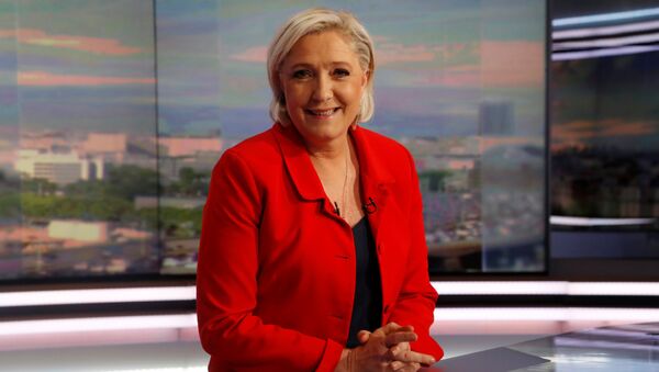 Ulusal Cephe (FN) Partisi Başkanı Marine Le Pen - Sputnik Türkiye