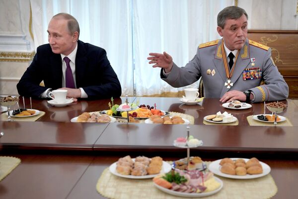 Rusya Devlet Başkanı Vladimir Putin ve Rusya Genelkurmay Başkanı Valeriy Gerasimov - Sputnik Türkiye