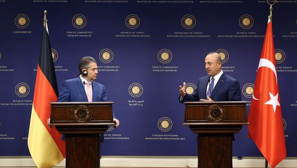 Almanya Dışişleri Bakanı Sigmar Gabriel ve Dışişleri Bakanı Mevlüt Çavuşoğlu - Sputnik Türkiye