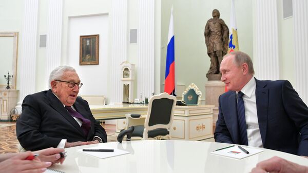 Henry Kissinger- Vladimir Putin - Sputnik Türkiye
