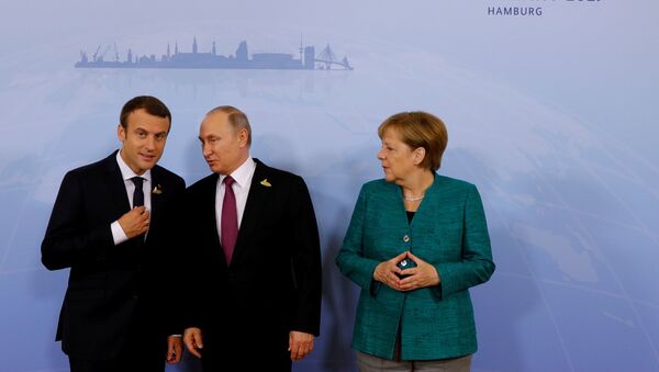 Vladimir Putin- Emmanuel Macron - Angela Merkel - Sputnik Türkiye