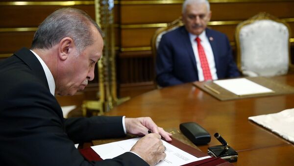 Cumhurbaşkanı Recep Tayyip Erdoğan, YAŞ kararını imzaladı - Sputnik Türkiye
