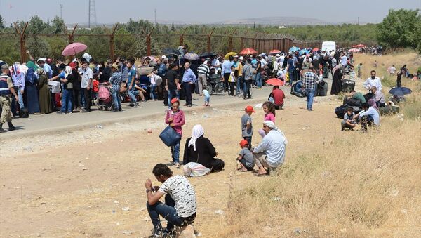 Suriyeli sığınmacılar, bayram için Kilis’in Öncüpınar Sınır Kapısı’nda - Sputnik Türkiye