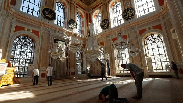 Ortaköy Büyük Mecidiye Camii - cami - namaz- İslam - Müslüman - Sputnik Türkiye