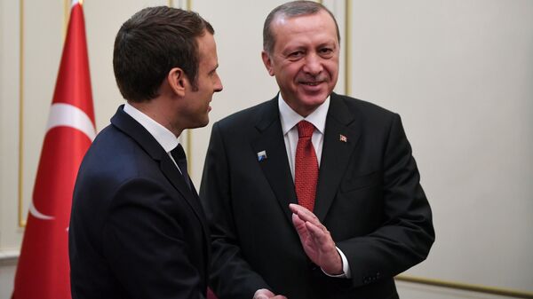 Fransa Cumhurbaşkanı Emmanuel Macron- Türkiye Cumhurbaşkanı Recep Tayyip Erdoğan - Sputnik Türkiye