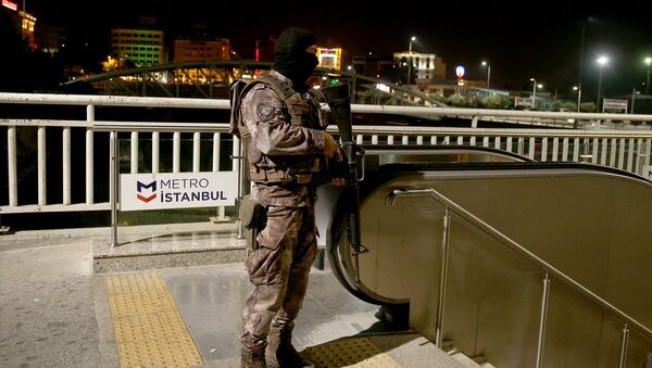 Fatih'te metro istasyonunda silahla ateş açıldı - Sputnik Türkiye