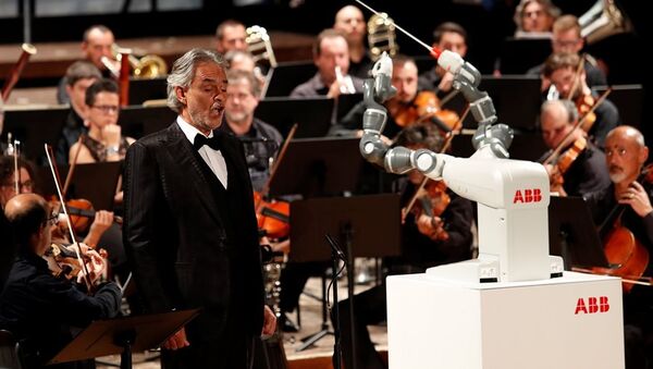 İtalyan tenor Andrea Bocelli - robot - Sputnik Türkiye
