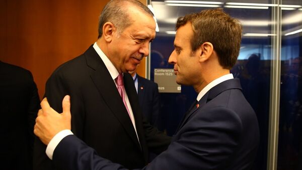 Cumhurbaşkanı Recep Tayyip Erdoğan ve Fransa Cumhurbaşkanı Emmanuel Macron - Sputnik Türkiye