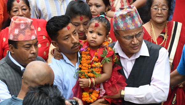 Nepal’de 3 yaşındaki kız ‘yaşayan tanrıça’ seçildi - Sputnik Türkiye