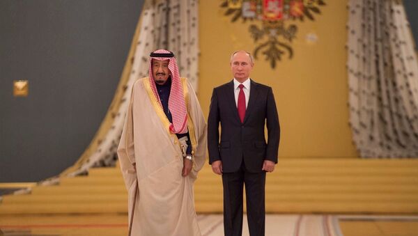 Rusya Devlet Başkanı Vladimir Putin ve Suudi Kral Selman - Sputnik Türkiye