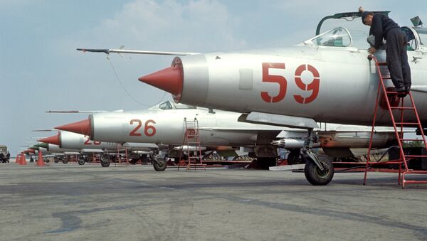 MiG-21 fighters at airfield - Sputnik Türkiye