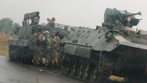 Zimbabwe'de darbe tehditi: Başkentin etrafında tank konvoyu bekliyor - Sputnik Türkiye