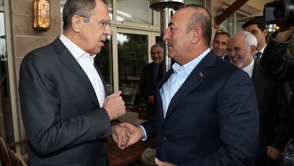 Dışişleri Bakanı Mevlüt Çavuşoğlu (sağda)- Rusya Dışişleri Bakanı Sergey Lavrov (solda) - Sputnik Türkiye