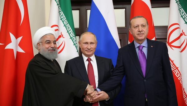 Cumhurbaşkanı Recep Tayyip Erdoğan, Rusya Devlet Başkanı Vladimir Putin ve İran Cumhurbaşkanı Hasan Ruhani - Sputnik Türkiye