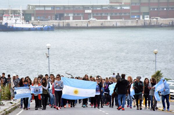 Arjantin'de kayıp denizcilerin yakınlarından protesto - Sputnik Türkiye