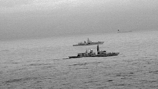 İngiliz St. Albans firkateyni, Kuzey Denizi'nde İngiltere karasularında seyreden Rus Amiral Gorşkov firkateynine refakat etti. - Sputnik Türkiye