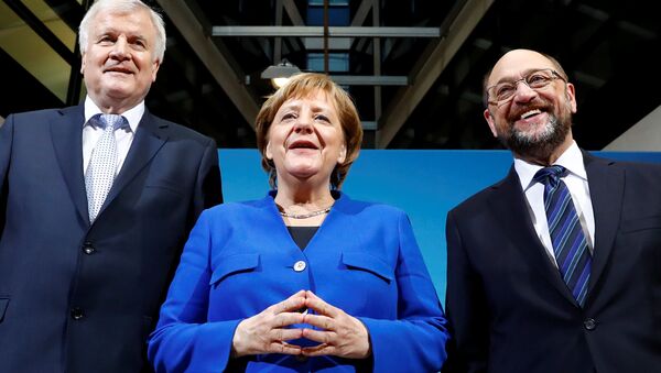 Almanya Başbakanı Angela Merkel, SPD lideri Martin Schulz ve CSU lideri Horst Seehofe - Sputnik Türkiye