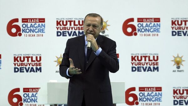 Cumhurbaşkanı ve AK Parti Genel Başkanı Recep Tayyip Erdoğan, AK Parti Elazığ 6. Olağan İl Kongresi'ne katılarak konuşma yaptı. - Sputnik Türkiye