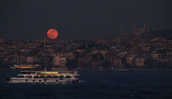 Süper Kanlı Mavi Ay Tutulması'ndan kareler - Sputnik Türkiye