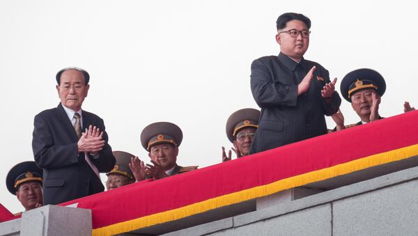 Kuzey Kore Meclis Başkanı Kim Yong-nam ve Kuzey Kore lideri Kim Jong-un - Sputnik Türkiye