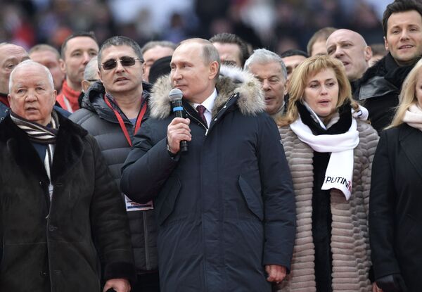 Putin destekçilerinin düzenlediği seçim mitingi - Sputnik Türkiye