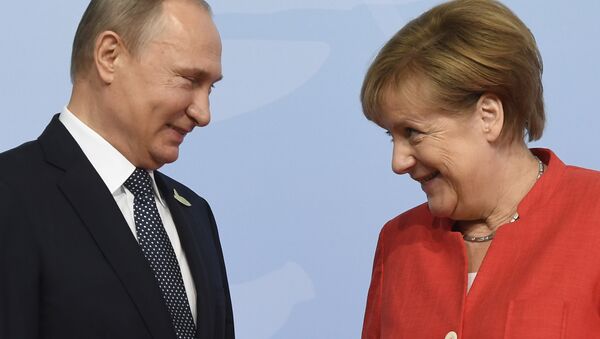 Rusya Devlet Başkanı Vladimir Putin- Almanya Başbakanı Angela Merkel - Sputnik Türkiye