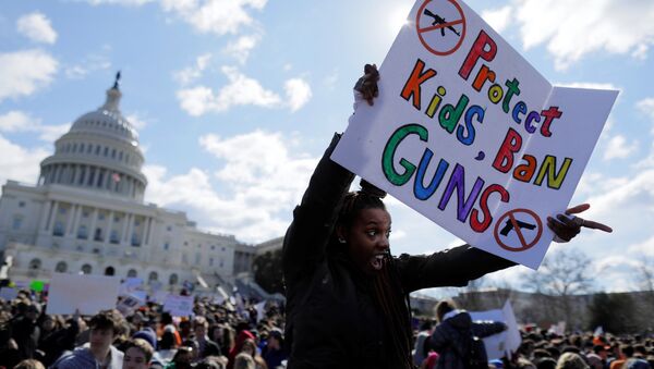 ABD çapında öğrenciler silah protestosu için ülke çapında ders bıraktı, Washington, Kongre önü, 14 Mart 2018 - Sputnik Türkiye