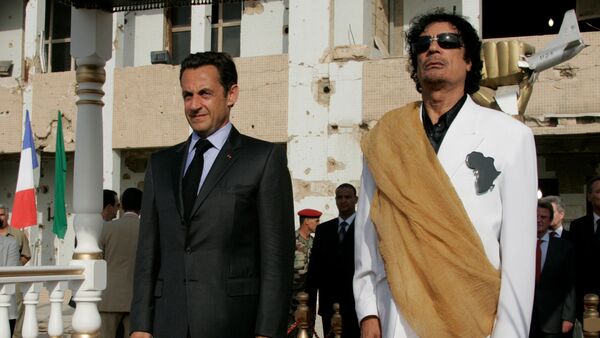 Nicolas Sarkozy- Muammer Kaddafi - Sputnik Türkiye