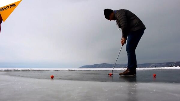 Donmuş Baykal Gölü'nde golf turnuvası - Sputnik Türkiye