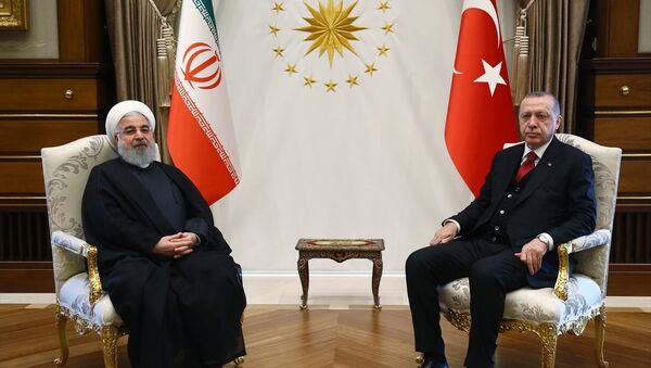 Cumhurbaşkanı Recep Tayyip Erdoğan ile İran Cumhurbaşkanı Hasan Ruhani, Cumhurbaşkanlığı Külliyesi'nde bir araya geldi. - Sputnik Türkiye