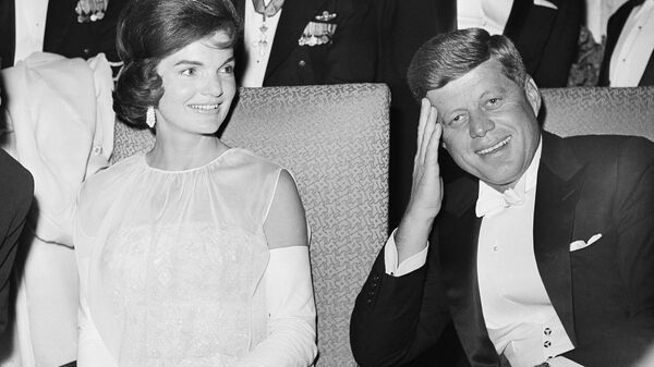 Eski ABD Başkanı John  F. Kennedy ve eski First Lady Jacqueline Kennedy  - Sputnik Türkiye