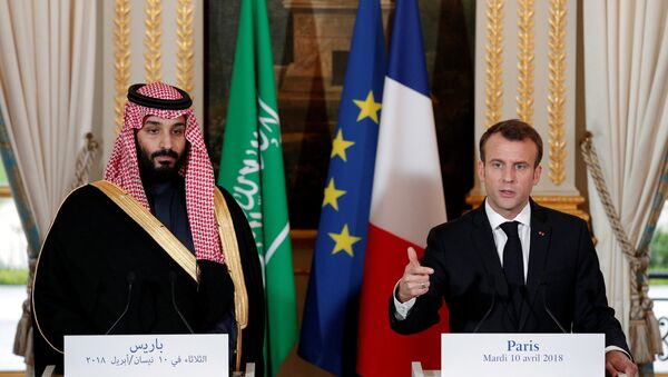 Suudi Arabistan Veliaht Prensi Muhammed bin Salman ile Fransa Cumhurbaşkanı Emmanuel Macron - Sputnik Türkiye