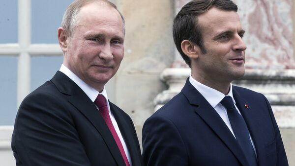 Rusya Devlet Başkanı Vladimir Putin-Fransa Cumhurbaşkanı Emmanuel Macron - Sputnik Türkiye