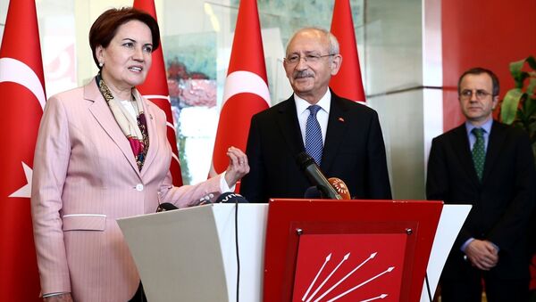 Cumhuriyet Halk Partisi (CHP) Genel Başkanı Kemal Kılıçdaroğlu- İYİ Parti Genel Başkanı Meral Akşener - Sputnik Türkiye