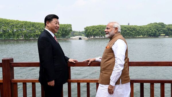 Hindistan Başbakanı Narendra Modi ve Çin Devlet Başkanı Şi Cinping - Sputnik Türkiye