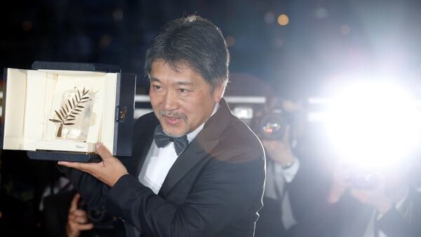 Cannes Film Festivali'nde Altın Palmiye Ödülü Hirokazu Kore-eda’nın yönettiği 'Shoplifters' filmine verildi - Sputnik Türkiye