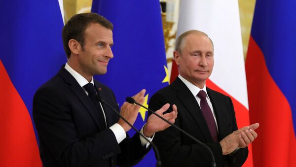 Fransa Cumhurbaşkanı Emmanuel Macron -  Rusya Devlet Başkanı Vladimir Putin - Sputnik Türkiye