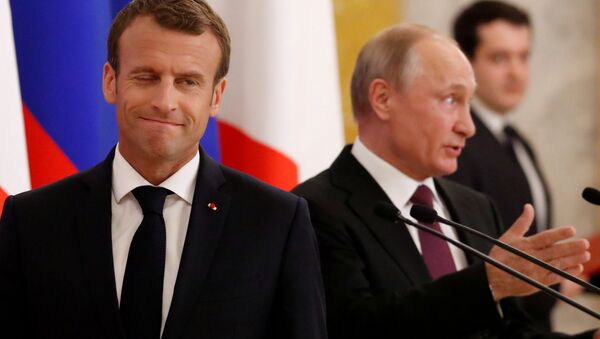 Emmanuel Macron- Vladimir Putin - Sputnik Türkiye