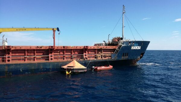 Hırvatistan açıklarında su alarak batmaya başlayan ancak kurtarılan Türk bandıralı yük gemisi 'Haksa' - Sputnik Türkiye