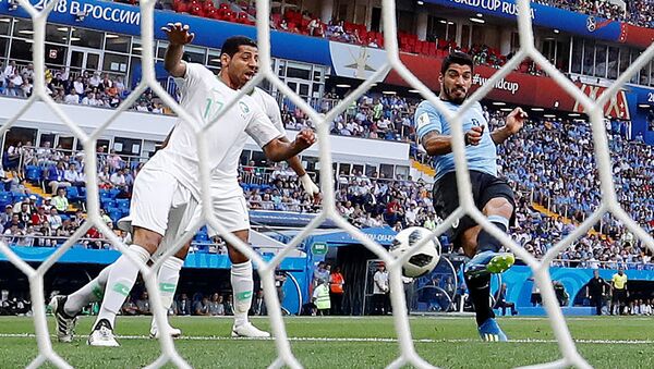 Suarez, milli formayla 100. maçına çıktı, Uruguay'ın Suudi Arabistan karşısında tek golünü kaydetti. - Sputnik Türkiye