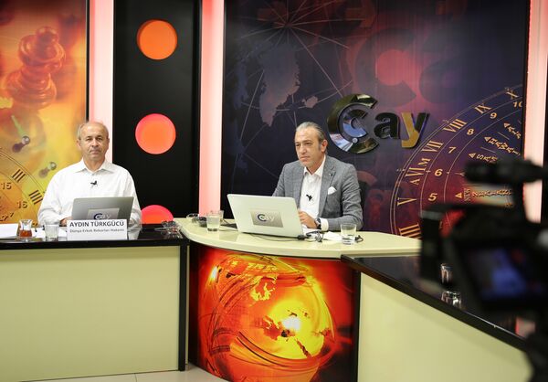 15 Temmuz için ekran nöbeti başlattı - Sputnik Türkiye