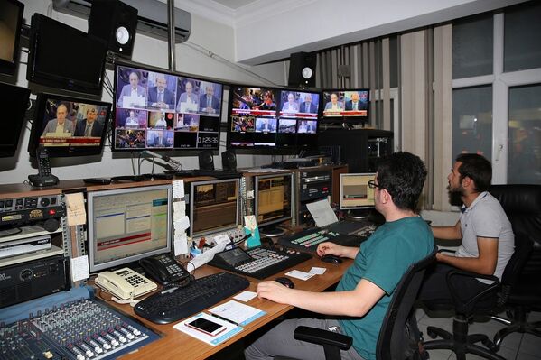 15 Temmuz için ekran nöbeti başlattı - Sputnik Türkiye