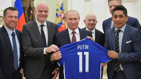 Rusya Devlet Başkanı Vladimir Putin-FIFA Başkanı Gianni Infantino - Sputnik Türkiye