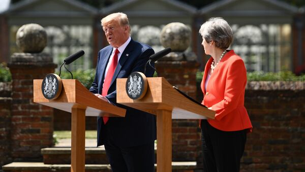ABD Başkanı Donald Trump ve İngiltere Başbakanı Theresa May - Sputnik Türkiye