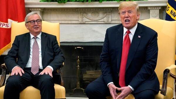 Donald Trump, 25 Temmuz 2018'de Beyaz Saray'da Jean-Claude Juncker'i ağırladı. - Sputnik Türkiye