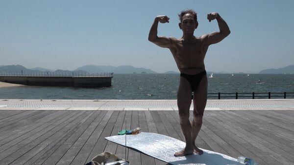 82 yaşındaki Japon vücut geliştiricisi yıllara meydan okuyor - Sputnik Türkiye