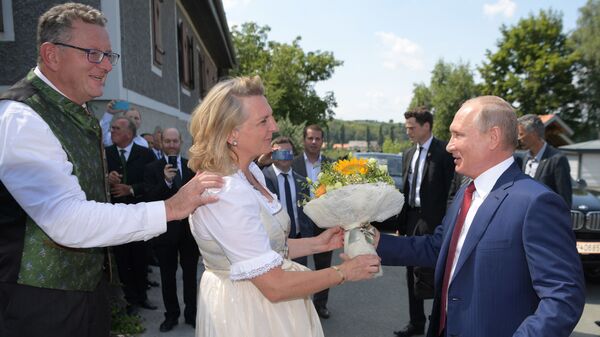 Avusturya Dışişleri Bakanı Karin Kneissl'ın düğününe katılan Putin - Sputnik Türkiye