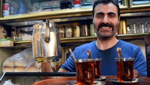 25 yıldır çay ocağı işletiyor ama hiç çay içmiyor - Sputnik Türkiye